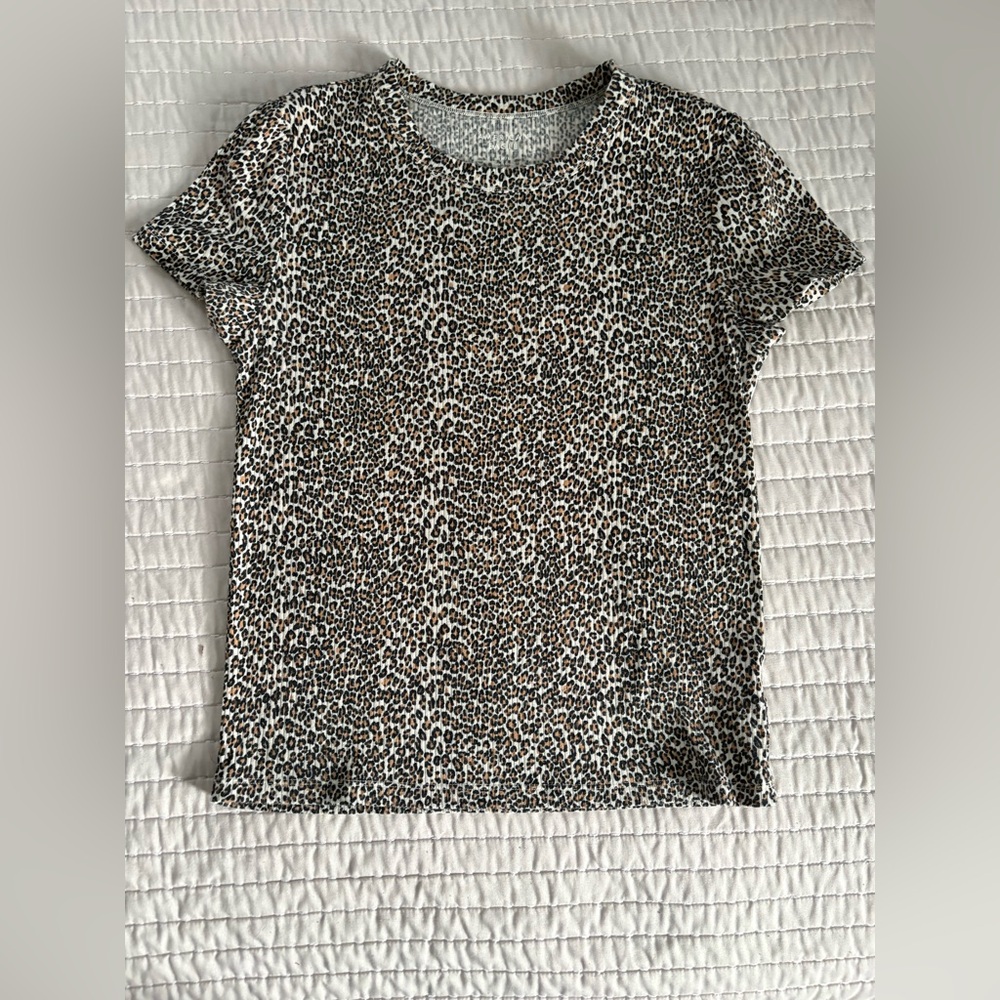American Eagle Outfitters Leopard Print Short Sleeve Tee